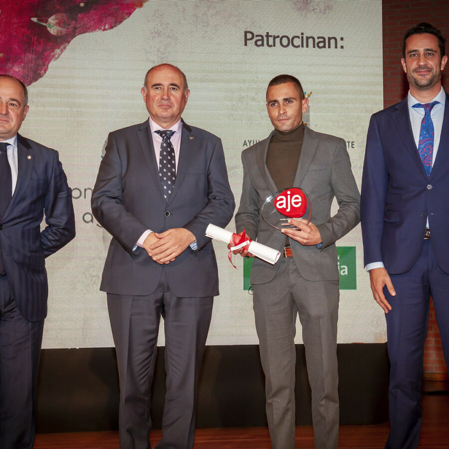 Premio-AJE-900x900
